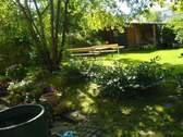 Garten, Südseite mit Gartenhaus - 