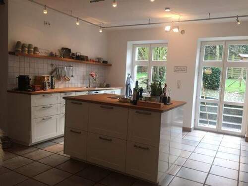 Küche mit Insel und Ausgang zum Garten - Doppelhaushälfte mit 187,00 m² in Farschweiler zum Kaufen