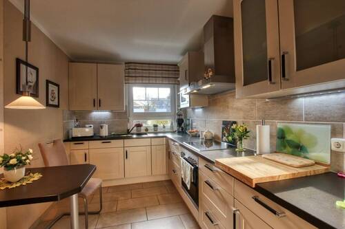 Küche - 4 Zimmer Einfamilienhaus in Heiligenhafen