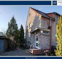 Attraktive Doppelhaushälfte mit Potenzial auf großem Grundstück in ruhiger Wohnlage - Berlin / Mahlsdorf