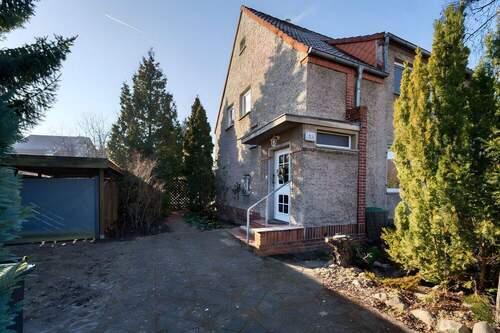 Haus mit Carport - 3 Zimmer Doppelhaushälfte zum Kaufen in Berlin / Mahlsdorf