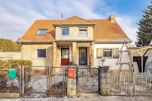 Hausansicht - Charmante Doppelhaushälfte mit genehmigtem Anbau in Kleinmachnow