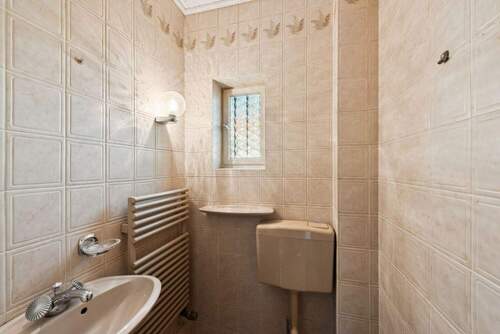 Gäste-WC - Doppelhaushälfte mit 125,00 m&sup2; in Berlin zum Kaufen