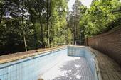 Großer beheizter Pool - Grundstück in Stuttgart