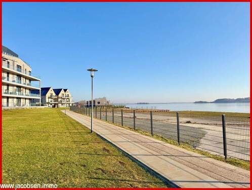 Spazierweg hinter dem Haus an der Schlei - 
