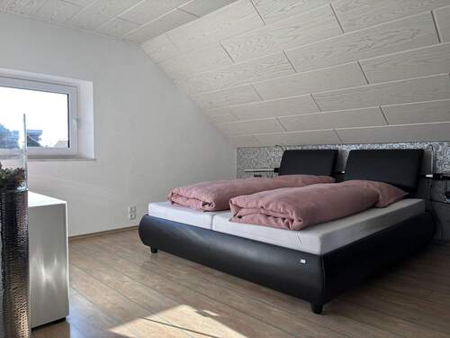 Schlafzimmer DG - 