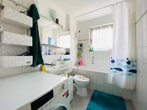 Badezimmer - Etagenwohnung mit 67,00 m&sup2; in Berlin zum Kaufen