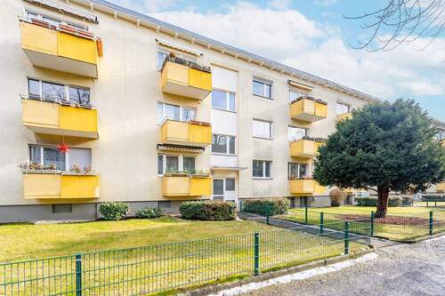 Straßenansicht - Licht-Luft-Lichterfelde: Helle 3-Zimmer-Wohnung nahe Bäkepark