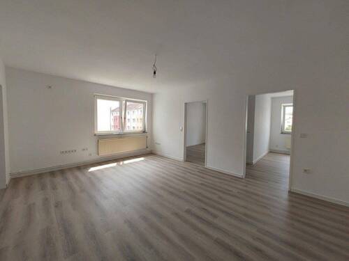 Wohnzimmer II - 3 Zimmer Etagenwohnung zur Miete in Friedberg