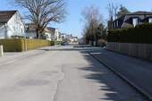 Anliegerstrasse zum Grundstück - Grundstück in München zum Kaufen