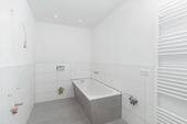 Bad mit Badewanne - 