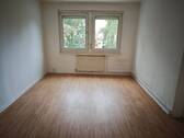 Wohnzimmer - 2 Zimmer Etagenwohnung zur Miete in Regis-Breitingen