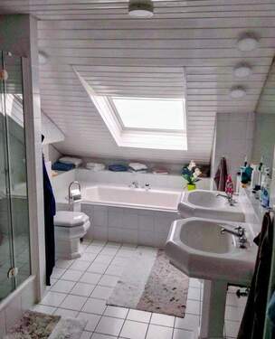 Badezimmer mit Sauna - 