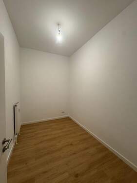 Kammer/Kleiderschrank - 2 Zimmer Etagenwohnung in Berlin