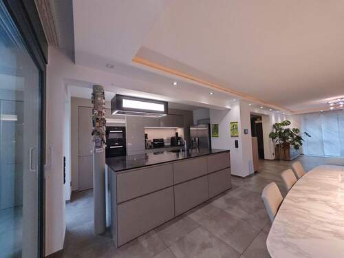 Küche / Esszimmer - 