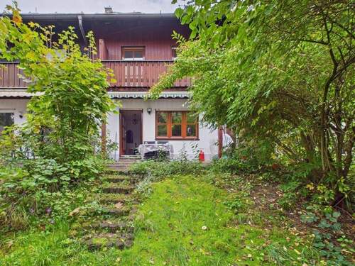 Ansicht Haus (Gartenseite) mit Terrasse - 5 Zimmer Reihenmittelhaus in München