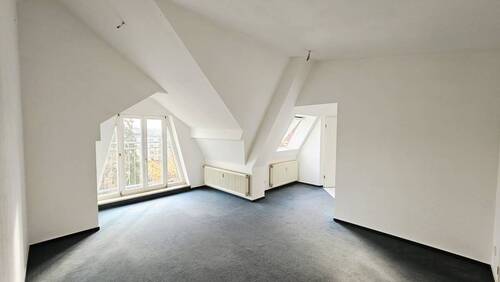 Einladender Wohnbereich - 2 Zimmer Etagenwohnung zum Kaufen in Berlin
