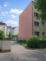 Einfahrt zu den PKW Stellplätz - Etagenwohnung mit 67,00 m&sup2; in Berlin zum Kaufen