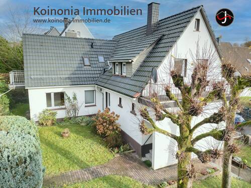 Zweifamilienhaus Kierspe - Zweifamilienhaus in Kierspe (Stadtteil Kierspe-Dorf) in zentraler und ruhiger Lage
