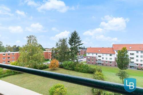 Aussicht vom Balkon - Exklusives Wohnen am Großen Plöner See: Neuwertig renovierte 3-Zimmer-Wohnung