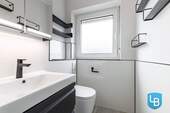 Modernes Badezimmer... - 
