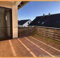 Ankommen und Wohlfühlen - Lichtdurchflutete 4 Zimmer 111 qm Wohnung mit Terrassenbalkon in Pyrbaum