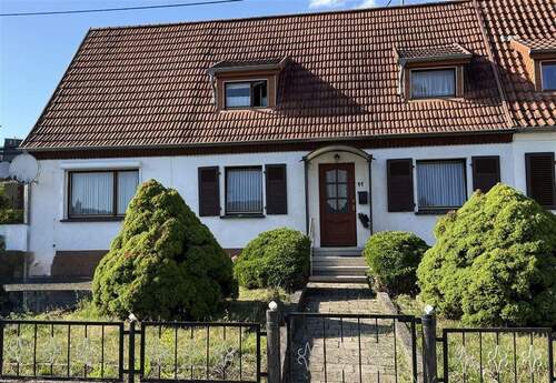 Front - 7 Zimmer Einfamilienhaus zum Kaufen in Lebach