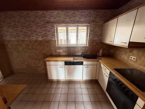 Küche - 7 Zimmer Einfamilienhaus in Lebach