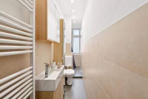Badezimmer mit Dusche - 