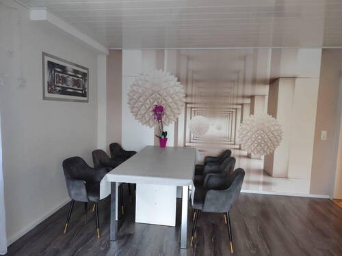 Bild 1 - Hochwertig sanierte 3-Zimmer-Wohnung mit großer Terrasse, Gartenanteil & sehr guter Energieeffizienz