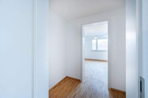 Vorraum Schlafzimmer 1 - 