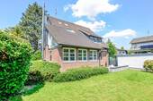 Vorderansicht links - 7 Zimmer Einfamilienhaus in Leverkusen