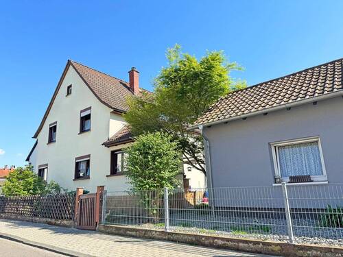 Titelbild - 9 Zimmer Mehrfamilienhaus, Wohnhaus zum Kaufen in Viernheim