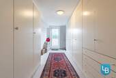 Hauseingang im Kellergeschoss - 