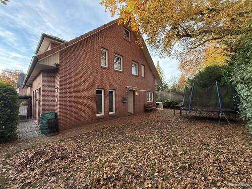 Ansicht Haus - Gepflegte Doppelhaushälfte in Oldenburg-Ofenerdiek mit Ausbaureserve und moderner Heizung