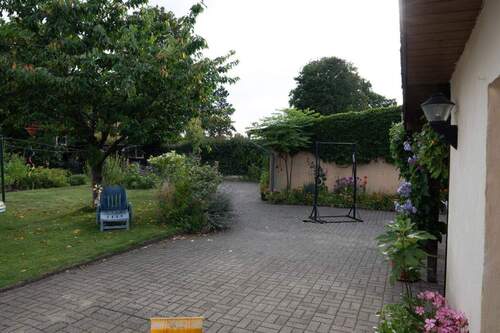 Innenhof zu den Garagen - 