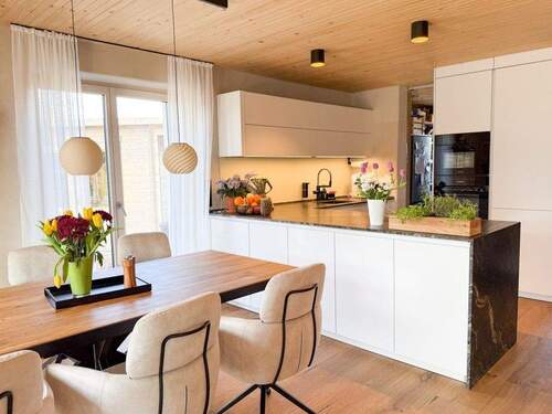 Küche mit Esszimmer BSP - 6 Zimmer Doppelhaushälfte in Starnberg