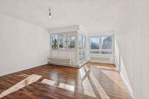 Wohnzimmer - 3 Zimmer Etagenwohnung zum Kaufen in Berlin