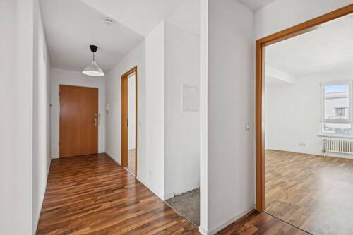 Flur mit Abstellbereich - 