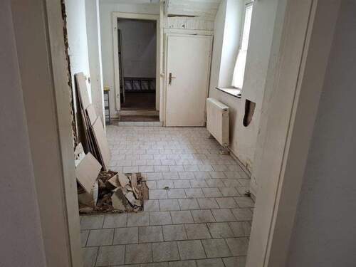 Küche im EG Vorderhaus, Zugang zum Teilkeller - 