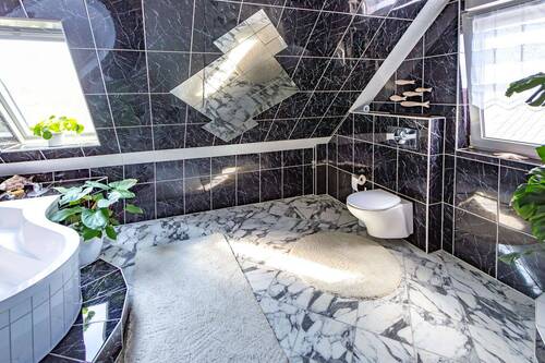 DG Marmorbad mit Wanne - 