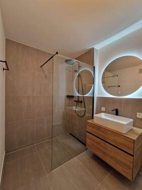 Bad - Provisionsfrei! Frisch sanierte und provisionsfreie helle 3-Zimmer-Wohnung mit Südbalkon