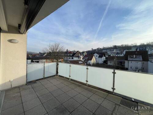 herrlicher großzügiger Balkon - 