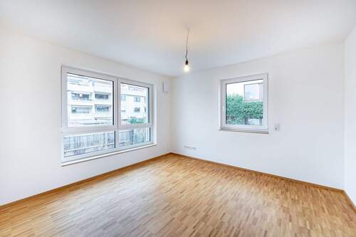 Schlafzimmer 2 - 3-Zimmer-Wohnung mit Balkon WüFrauenland