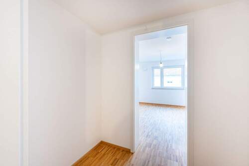 Vorraum Schlafzimmer 1 - 