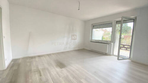 Wohnzimmer EG - 7 Zimmer Mehrfamilienhaus, Wohnhaus zum Kaufen in Ingolstadt
