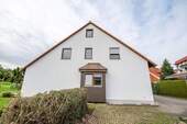 Ostansicht - Reihenendhaus mit 136,00 m² in Berg bei Neumarkt in der Oberpfalz zur Miete
