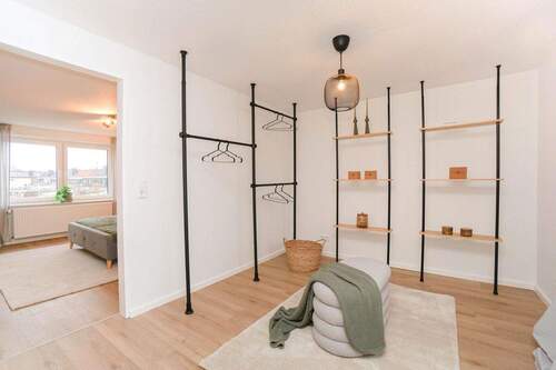 Ankleide/ Schlafzimmer - 