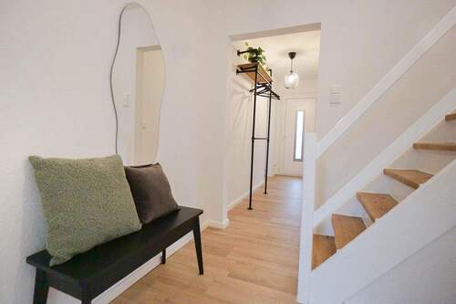 Eingang/ Flur - 4 Zimmer Reihenmittelhaus zum Kaufen in Bremerhaven