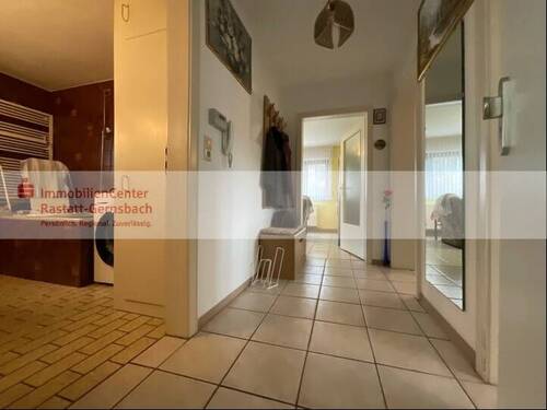 Wohnungseingang/Flur Whg. 5 im 2. OG links - 